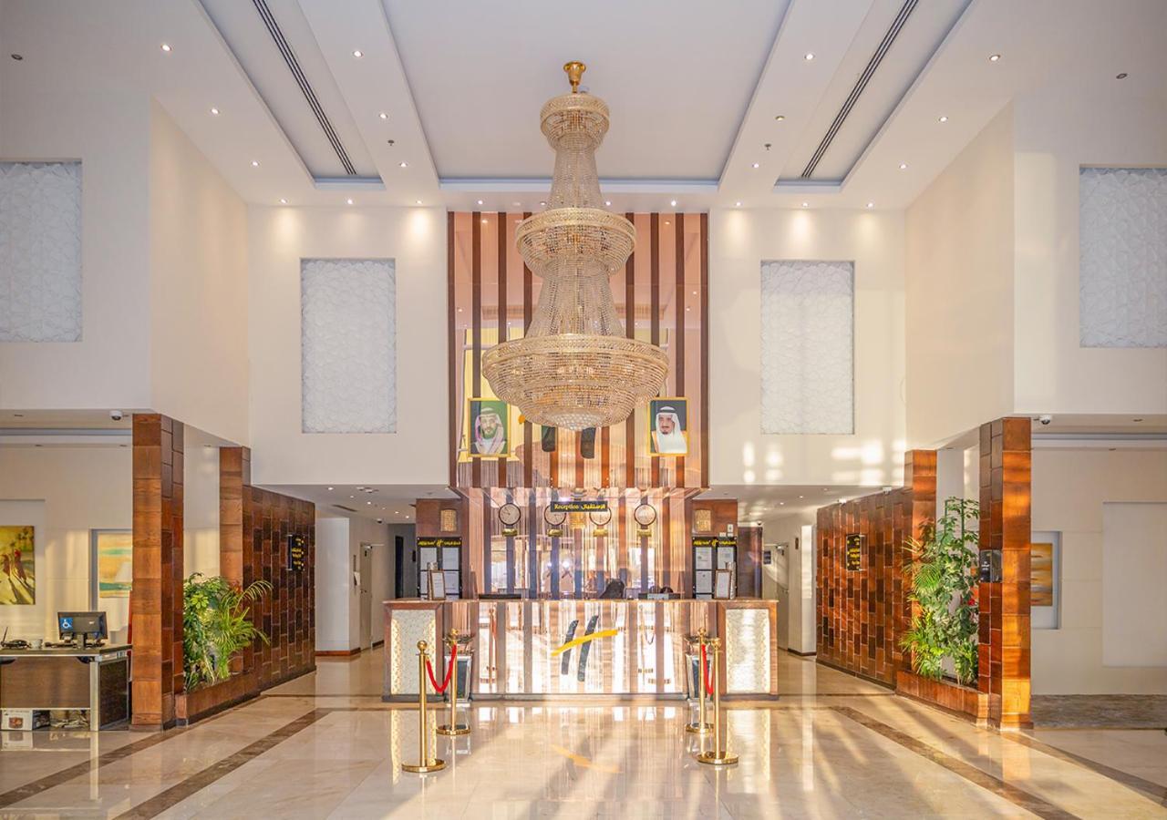 Helat Hotel *