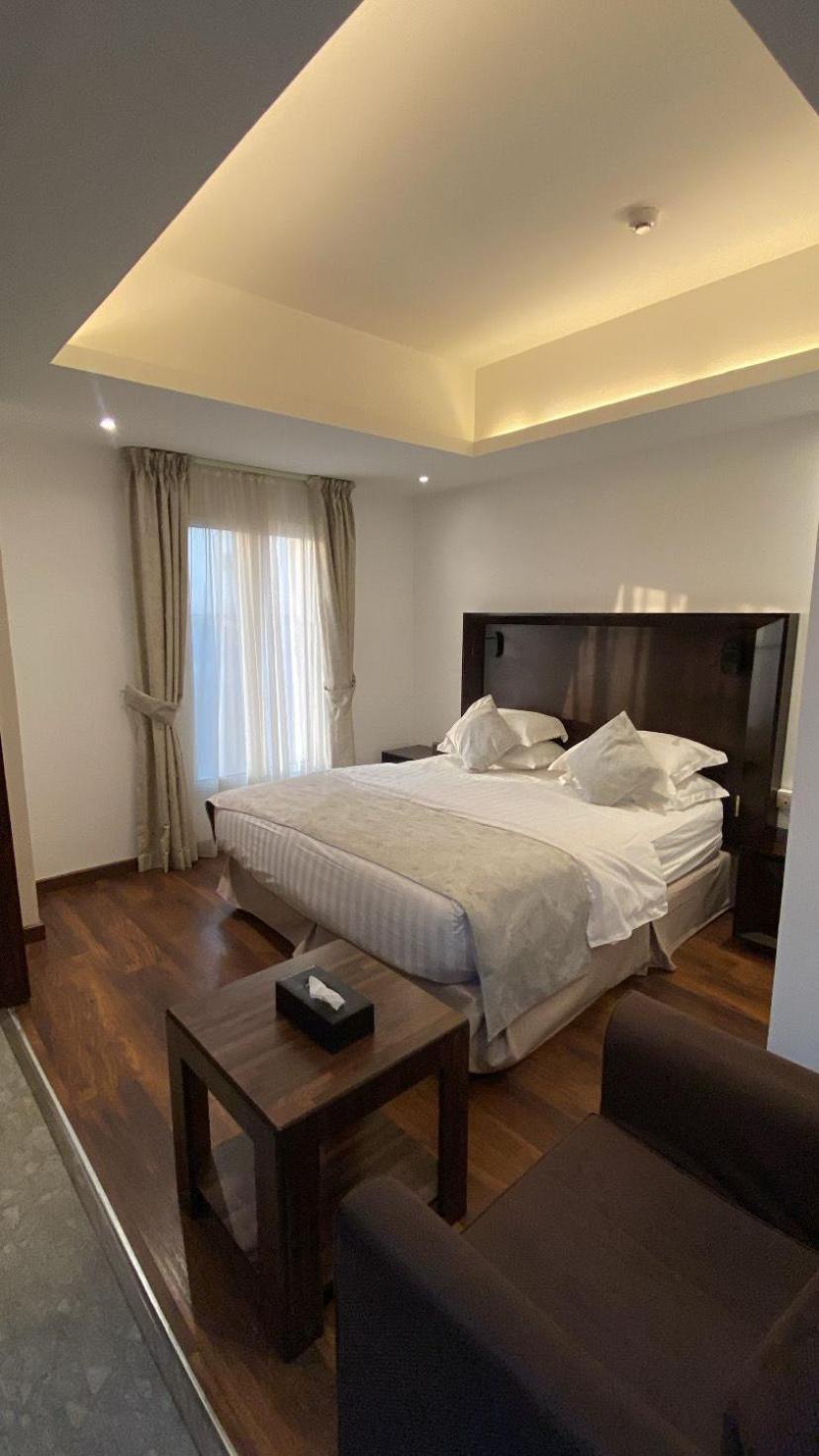 Hotel Helat *